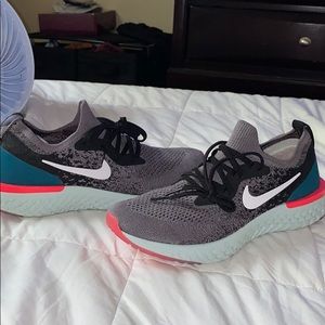 Women’s Nike epic react.
